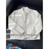 Chaqueta de cuero blanca de hombros rectos y cuello alto para hombre, primavera y otoño, estilo retro americano, chaqueta corta de motociclista, chaqueta Harrington de alta gama