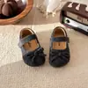 Zapatos de Lana Franceses para Niñas 2026 Otoño e Invierno Nuevo Estilo Zapatos Grises de Piel para Niños Planos Mary Janes con Lazo