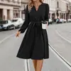 2026 Ropa Femenina Transfronteriza Europea y Americana de Otoño e Invierno, Más Vendido en el Sitio Independiente de Amazon Vestido Largo de Manga Larga con Escote en V Pequeño y Lazo