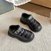 Zapatos de Cuero para Niñas 2026 Moda Primavera y Otoño Zapatos Pequeños de Cuero para Niñas Color Sólido Estilo Birkenstock Huecos Mary Jane Zapatos para Niñas Antideslizantes