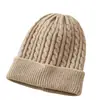 Gorro de tricô de inverno europeu e americano transfronteiriço para mulheres, forrado com fleece e espessado para aquecimento, gorro versátil para atividades ao ar livre para adultos