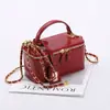 Bolsas Transfronteiriças para Mulheres, Novas Bolsas de Corrente Losango, Fio Bordado Acolchoado da Moda, Caixa Pequena Fragrante, Bolsa Transversal Estilo Portátil