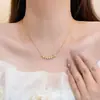 Colar de Trevo de Quatro Folhas com Gelo Triturado Dourado para Mulheres, Design Retrô, Exquisito e Estiloso, Corrente de Clavícula Versátil