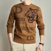 Nuevo suéter de punto para hombre de otoño con un audaz diseño de cabeza de tigre, moderno y versátil, camisa base elegante de corte holgado para hombre
