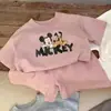 Novo Conjunto de Camiseta de Manga Curta e Shorts de Verão para Bebê Estilo Coreano Casual Manga Curta Estampa de Desenho Animado Conjunto Casual de Duas Peças