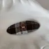 Versión Coreana Lindo Dibujo Animado Oso Flocado Tela Cuadros Pinza Lateral Dulce Ovalada Pinza para Flequillo Frente Pinza Bb Accesorio para el Cabello