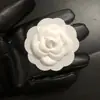 Punto Doble C Blanco Pequeño Aroma Forma Artificial Camelia Caja de Regalo Empaque Joyería Flor Cinta Cinta Tejida Hecho a Mano