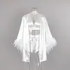 Novedad Otoño e Invierno 2026 Bata Cómoda de Plumas Manga Larga Ropa Interior Shorts Pijama Set de Tres Piezas Ropa para el Hogar Venta al por Mayor