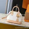 Bolsa de Ombro Murakami Takashi Feminina Verão 2025 Nova Bolsa Transversal Fashionável Portátil Branca Tricolor Bolsa Concha