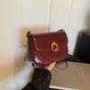 Bolso de Silla de Montar Casual de Moda para Mujer 2024 Invierno Nuevo Retro Simple Combinable Bolso de Hombro Bolso de Mujer Moderno de Alta Gama
