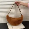 Bolso Cruzado de Felpa Nuevo Otoño e Invierno Moda para Mujer Estilo Commuting Bolso Dumpling Elegante Felpa de Alta Calidad Bolso de Hombro