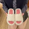 Chinelos de pelúcia de algodão para casa, estilo fada, com solas grossas para usar ao ar livre, chinelos peludos fofos para mulheres com solas macias e design de tira única