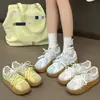 Tênis de treino alemães com sola grossa, mocassins femininos, tênis casuais com cadarço novos para o outono de 2026, sapatos femininos modernos, leves, versáteis e duráveis