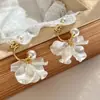 Elegantes y Lujosos, Estilo Francés de Moda, Gama Alta, Pendientes de Pétalos de Perla Brillantes, Pendientes de Diseño Versátil de Nicho