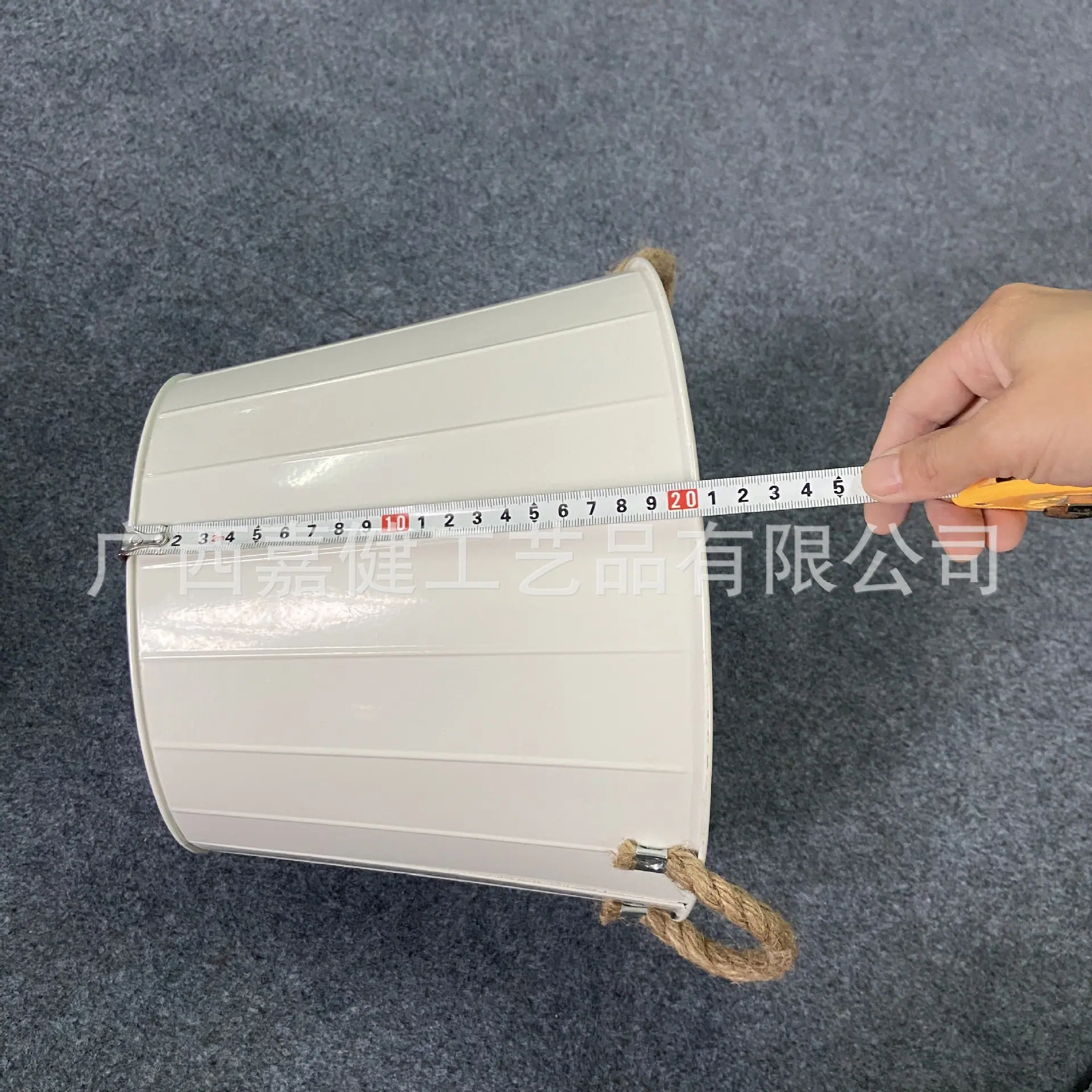 麻绳双耳白色桶