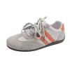 Zapatos de Entrenamiento Alemanes para Exteriores Estilo Coreano Zapatos Forrest Gump Caña Baja Moda con Cordones 2026 Aumentadores de Altura Casuales Zapatos para Mujer Bajita Otoño