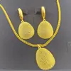 Conjunto de Colar e Brincos para Noiva de Dubai Banhado a Ouro 24K Cruzado Conjunto de Joias Dourado Areia Moda Feminina Europeia e Americana
