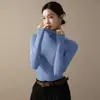 Top base de cuello alto a media altura de modal para mujer, adecuado tanto para llevar debajo como por encima, nueva colección primavera/otoño 2026, elegante top negro con un toque de alta gama
