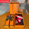 Producto Terminado de Ganchillo Hecho a Mano, Llavero de Ramo de Flores de Hilo, Flor de Rosa Creativa Flor Artificial Colgante para Bolsa, Regalo para el Día del Maestro