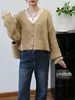 Nuevo Cárdigan de Punto Corto Retro Retorcido con Cuello en V, Estilo Holgado Perezoso, Suéter Suave para Mujer, Otoño e Invierno 2025