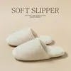 Pantuflas de algodón para mujer para uso interior en casa en invierno, nuevas pantuflas de algodón para mujer de felpa cálida para exteriores, venta al por mayor