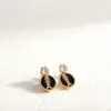 Nuevo Precio Especial Estilo Caliente Pendientes de Acero de Titanio Modernos Simples Versátiles para Mujer Alta Calidad Pendientes Conservadores de Color Joyería de Lujo Ligero