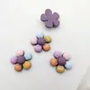 Accesorios de resina de flor de cinco pétalos coloridos de dibujos animados, funda de teléfono con pegamento cremoso, joyería de flores multicolor, accesorios decorativos lindos