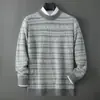 Nuevo suéter de lana para hombre para otoño e invierno, suéter de punto grueso con jacquard de patrón de diamante, camisa base de punto cálido con cuello redondo