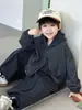 Conjunto Primavera y Otoño para Niños 2226 Nuevo Estilo Coreano Chaqueta Cardigan Infantil Sudadera para Niños Pantalones de Linterna Conjunto de Tres Piezas