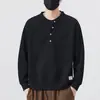 Foto real de la nueva sudadera de manga larga 2026, un look de dos piezas moderno y versátil Camiseta