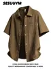 Camisa de manga corta estilo Hong Kong para hombre, camisa casual de trabajo japonesa de color liso para verano, camisa de manga corta holgada de moda para hombre