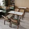 Mesas de Cabina de Madera Maciza para Restaurantes de Té y Sillas de Ratán para Cafeterías del Sudeste Asiático, Tiendas de Té con Leche, Bares de Snacks y Fonderías para Uso Comercial