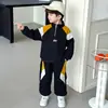 Conjunto de Otoño para Niños 2026 Nuevo Fresco y Elegante Sudadera para Bebé Niño Versión Coreana Primavera y Otoño Estilo Urbano Conjunto Deportivo de Dos Piezas para Niños