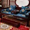 Cojín de Sofá de Caoba Estilo Chino Nuevo Muebles de Madera Maciza Funda de Cojín de Sofá Antideslizante Cama Luohan Juego de Cinco Piezas Cojín Bordado