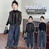 Conjunto de Três Peças Colete Outono Inicial para Meninas Novo Estilo 2026 Roupa Estilo Coreano para Meninas Mais Velhas com Calça Xadrez de Outono Infantil