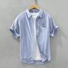 8869 Camisa Casual Listrada Japonesa de Manga Curta Estilo Hong Kong Bordado Casual Fresco Arte Camisa Coringa