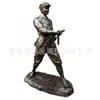 Escultura de Cobre de Personaje del Ejército Rojo Antibelicista Adorno de Tallado de Cobre de Personaje Moderno Fabricante Productor de Escultura de Personaje de Cobre Fundido