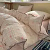Conjunto de Quatro Peças Respirável Classe A para Maternidade e Bebês para Dormir Nu, Lençol e Capa de Edredom de Gaze Dupla de Algodão Puro Nuvens Macias, Conjunto de Três ou Quatro Peças para Dormitório