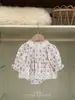 Ropa para Niños Jenny 26 Otoño Nuevo Pelele para Bebé Niña Vestido Vintage Floral para Gatear con Cuello de Encaje Conjunto de una Pieza