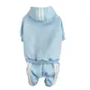 Venta al por mayor de fábrica otoño e invierno sudadera casual con capucha para perro mascota, pantalones deportivos a rayas, color sólido, estilo universitario, traje deportivo