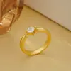 Yuhong 2025 Nuevo Anillo de Dibujo de Seda Diamante Cuadrado Pequeño Diamante Único Diseño Simple de Lujo Ligero Estilo Nicho Anillo de Pareja