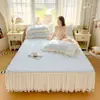 2026 Nuevo Estilo Falda de Cama Acolchada de Gasa Arrugada Estilo Sábana Ajustable Borde de Encaje Falda de Cama Sábana Ajustable Gasa de Doble Capa Dos en Uno Sábana Ajustable