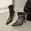 Novedades Otoño/Invierno 2026: Botines de Punta Afilada Más Vendidos, Botas Ajustadas de Tacón Grueso de Moda para Mujer, Botas Martin de Diseño Único