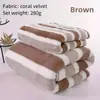 Conjunto de Toalha Grossa de Veludo Coral e Toalha de Banho para Fornecimento Transfronteiriço, Absorvente, Macio e Sem Fiapos, Toalha de Banho de Listras Largas em Três Cores