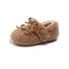 Sapatos de algodão com lã de cordeiro para meninas 2026 novos sapatos de inverno forrados com fleece para crianças sapatos quentes para bebês e meninas tipo slip-on