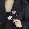 Broche de Magnolio con Esmalte Multicolor de Temperamento Clásico Versátil Pin de Corsage Retro de Alta Calidad del Oeste Medio Antiguo