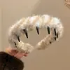 Faixa de cabelo de pelúcia para mulheres, faixa de cabelo para lavar o rosto, novo estilo outono/inverno com dentes antiderrapantes, topo alto, acessório de cabelo moderno e de alta qualidade
