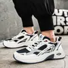 Tênis esportivos masculinos, novos sapatos de malha respirável para o verão de 2026, tênis de corrida masculinos, sapatos de estudante com sola grossa para pais