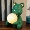 Ornamento de urso violento para mesa de casa novo de fábrica segurando lâmpada Decorações simples europeias para sala de estar Artesanato presentes