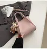 Bolso tipo cubo casual transfronterizo para mujer 2025 nuevo bolso bandolera simple de gran capacidad bolso de hombro sencillo y a la moda para ir al trabajo